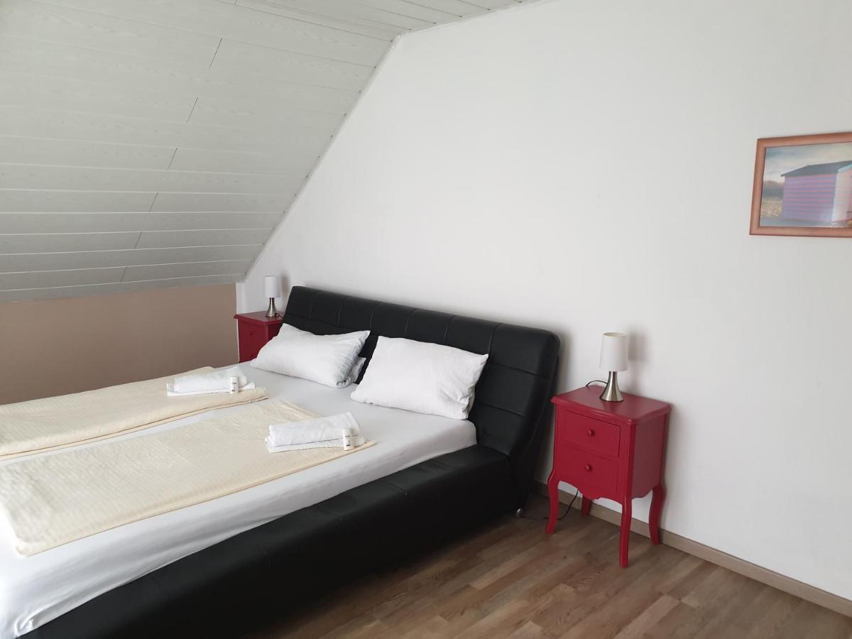 Lindner Ferienwohnungen Und Doppelzimmer Fichtelberg Exterior foto